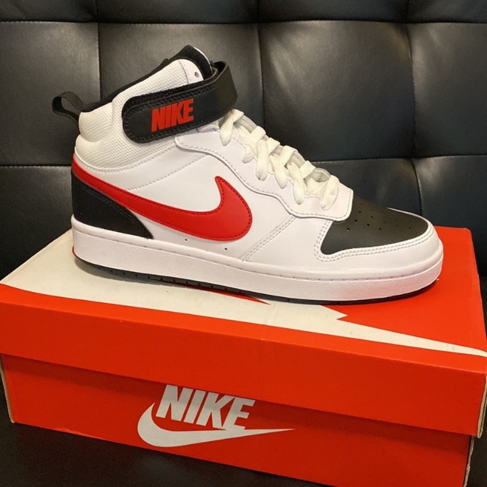 NWT Nike MID 2 ☑️